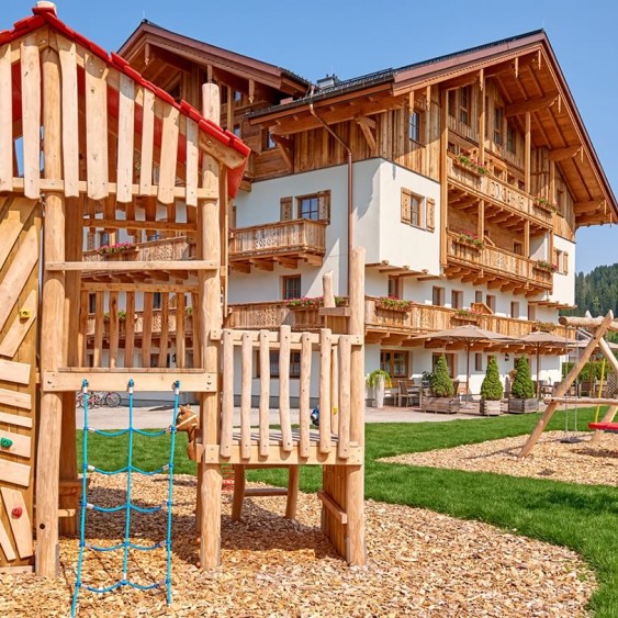 Aparthotel mit Kinderspielplatz